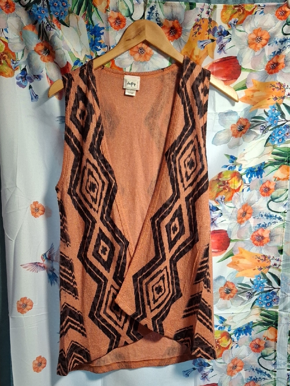 Daytrip Rust Orange and Black Geometric Open Front  Vest Size Small